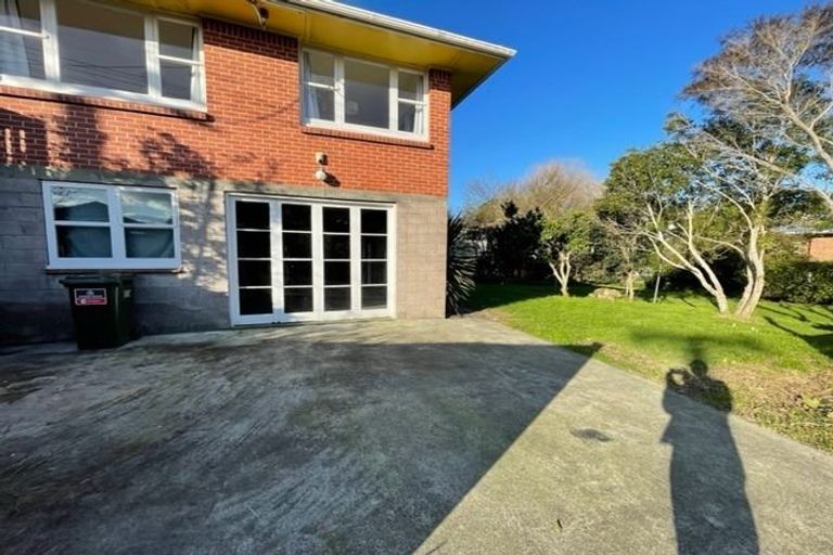 Photo of property in 21 Kereru Street, Henderson, Auckland, 0612