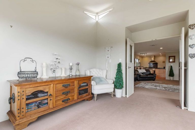 Photo of property in 136 Valley Road, Pukekohe, 2120