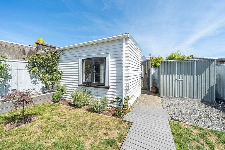 Photo of property in 20a Holyoake Crescent, Avalon, Lower Hutt, 5011