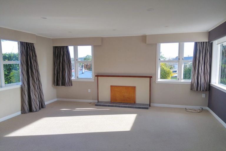 Photo of property in 62 Huatoki Street, Vogeltown, New Plymouth, 4310