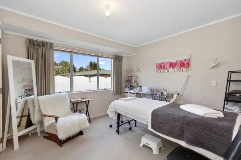Photo of property in 43b Hukanui Road, Fairfield, Hamilton, 3214