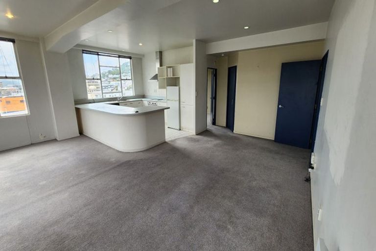 Photo of property in Grandstand Apartments, 11/80 Kent Terrace, Mount Victoria, Wellington, 6011
