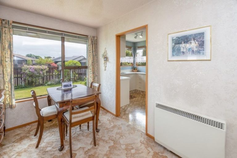 Photo of property in 5a Rolfe Place, Bishopdale, Christchurch, 8053