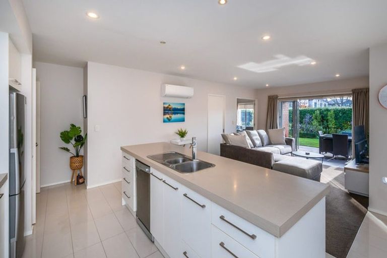 Photo of property in 2 Levinge Lane, Hillmorton, Christchurch, 8024