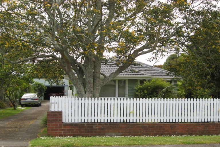 Photo of property in 43 Shortt Avenue, Mangere Bridge, Auckland, 2022