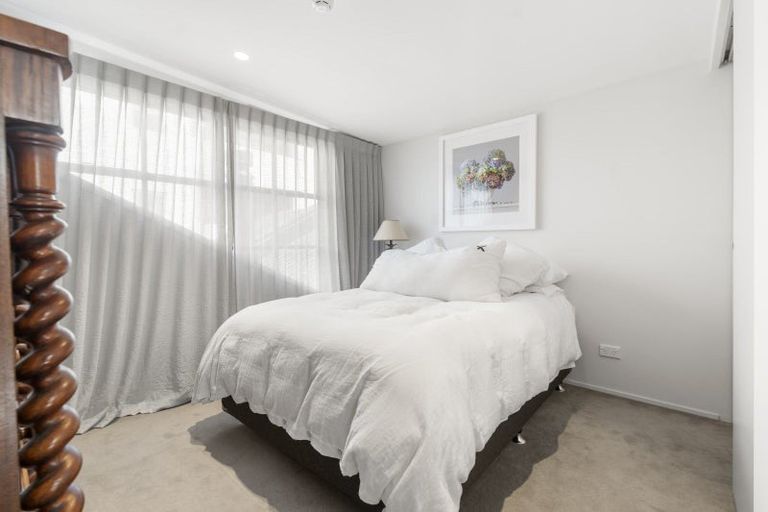 Photo of property in Ford Lofts, 4/15a Augustus Terrace, Parnell, Auckland, 1052