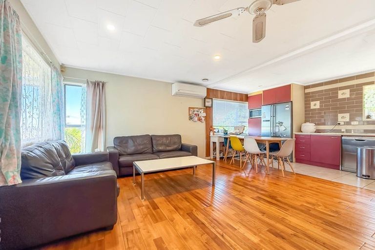Photo of property in 62 Widmore Drive, Massey, Auckland, 0614