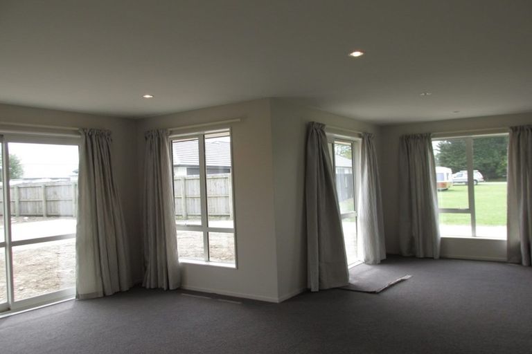 Photo of property in 4a Stanwood Grove, Darfield, 7510