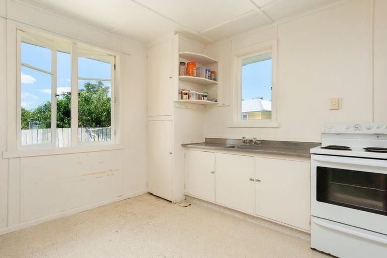 Photo of property in 16 Harris Street, Naenae, Lower Hutt, 5011