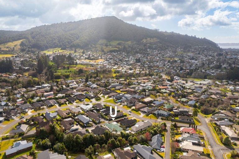Photo of property in 18 Hamon Place, Pukehangi, Rotorua, 3015