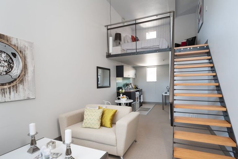 Photo of property in Urbane Apartments, 57/29 Webb Street, Mount Cook, Wellington, 6011