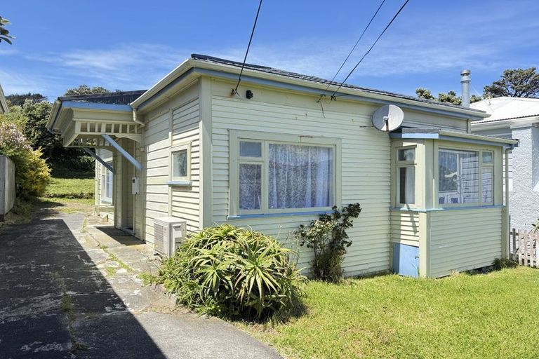 Photo of property in 85 Tiber Street, Island Bay, Wellington, 6023