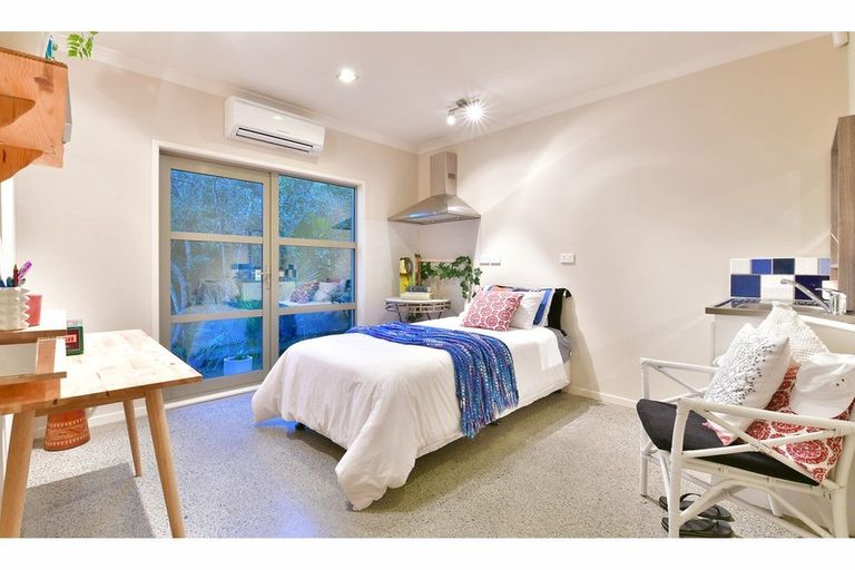 Photo of property in 92b Scott Road, Stanmore Bay, Whangaparaoa, 0932