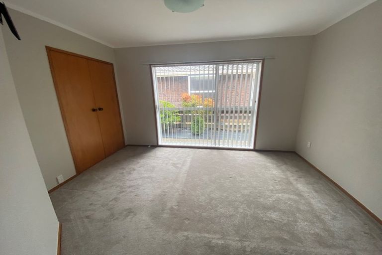 Photo of property in 2/51 Landscape Road, Papatoetoe, Auckland, 2025