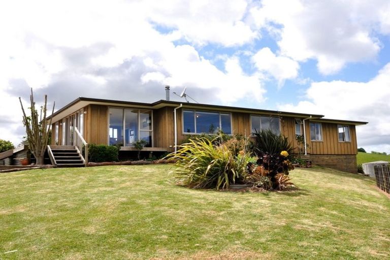 Photo of property in 301 Ranganui Road, Kaiwaka, 0573