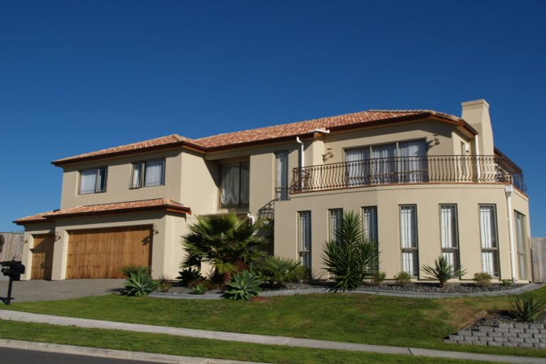 Photo of property in 33 Amberwood Drive, Northpark, Auckland, 2013