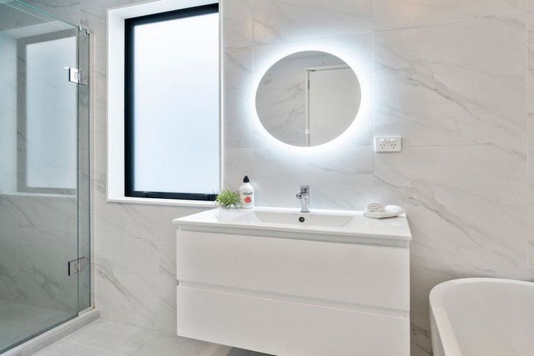 Photo of property in 10 Kea Road, Silverdale, 0932