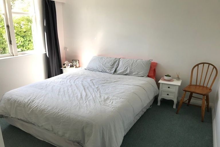 Photo of property in 19 Romney Square, Tawa, Wellington, 5028