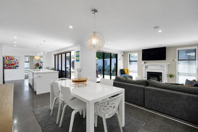 Photo of property in 93e Clemow Road, Fitzroy, New Plymouth, 4312