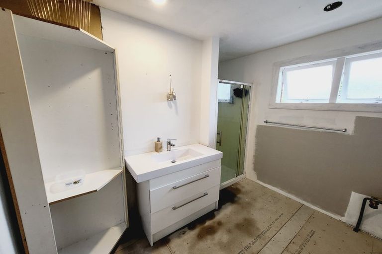 Photo of property in 27 Andrew Road, Howick, Auckland, 2010