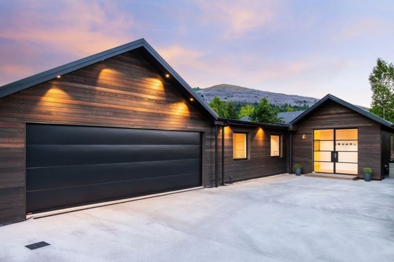 Photo of property in 53 Mathias Terrace, Arthurs Point, Queenstown, 9371