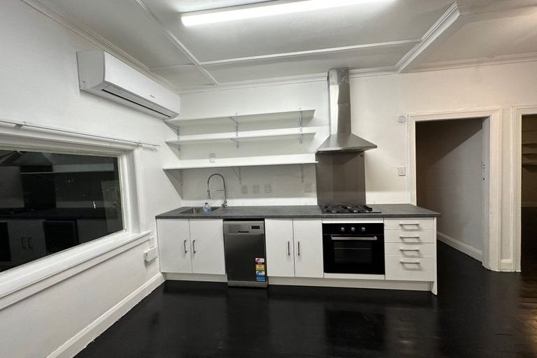 Photo of property in 56 Raroa Road, Kelburn, Wellington, 6012