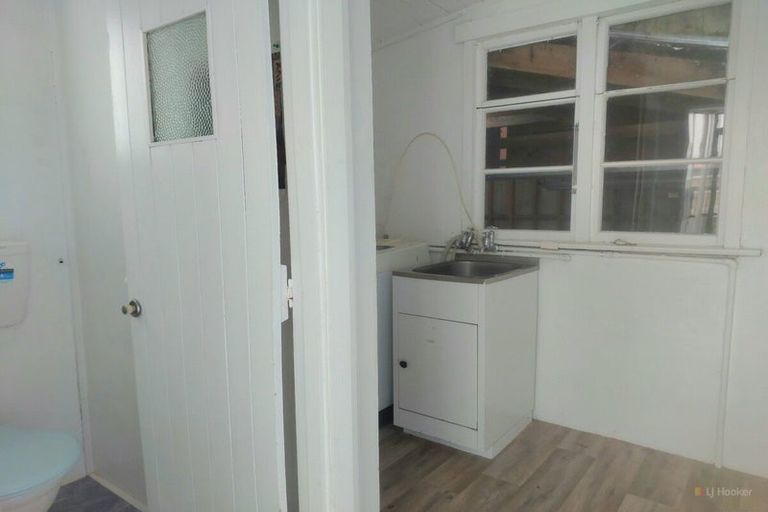 Photo of property in 53 Rhodes Street, Waimate, 7924