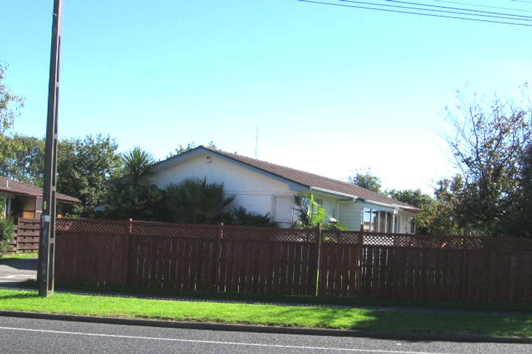 Photo of property in 56 Hutchinsons Road, Bucklands Beach, Auckland, 2014