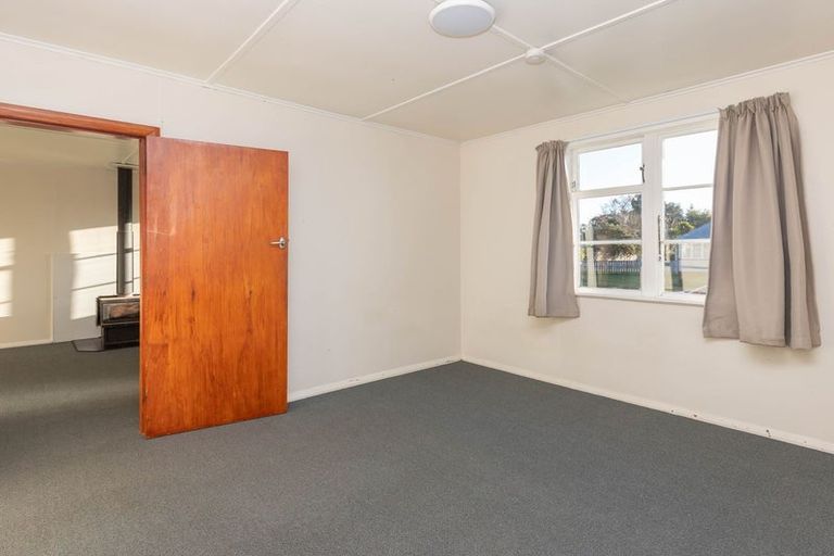 Photo of property in 21 Colvin Street, Westport, 7825