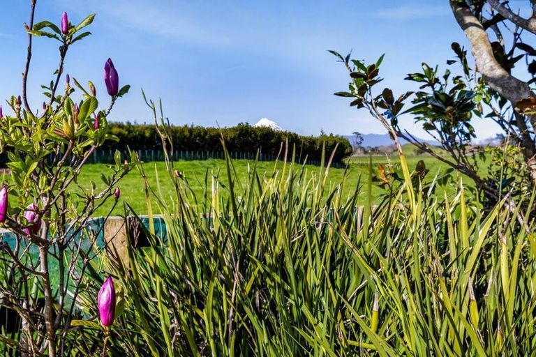 Photo of property in 274 Richmond Road, Lepperton, New Plymouth, 4373