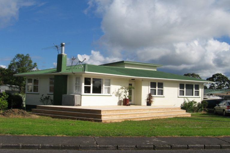 Photo of property in 34 Montmere Avenue, Te Atatu Peninsula, Auckland, 0610