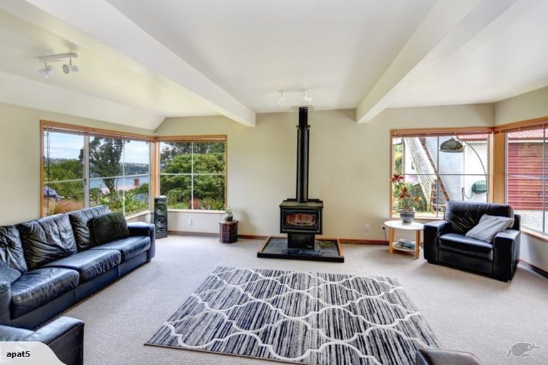 Photo of property in 56 Ellesmere Street, Ravensbourne, Dunedin, 9022
