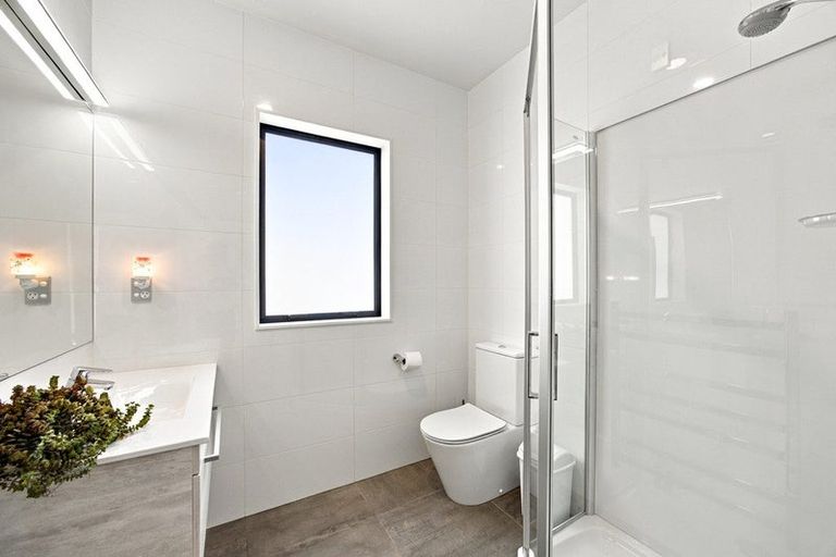 Photo of property in 3 Maka Terrace, Orewa, 0931