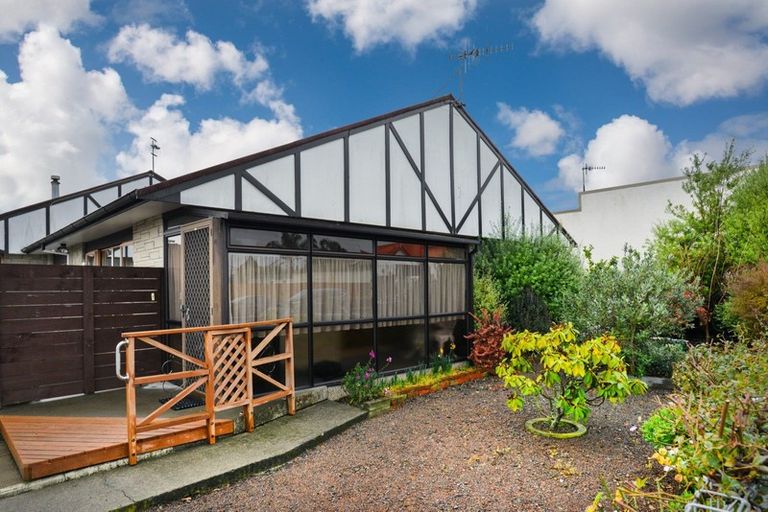 Photo of property in 6/512 Heretaunga Street East, Hastings, 4122