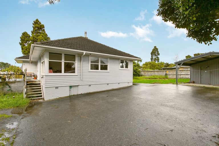 Photo of property in 59 Divich Avenue, Te Atatu South, Auckland, 0610