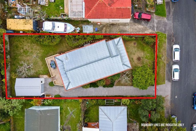 Photo of property in 72 Totaravale Drive, Totara Vale, Auckland, 0629