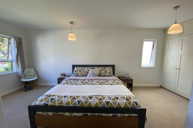 Photo of property in 18 Kauri Street, Eastbourne, Lower Hutt, 5013