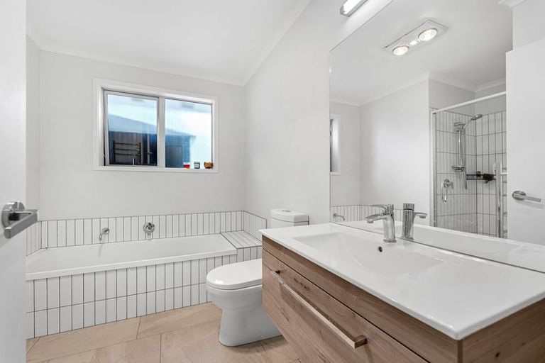 Photo of property in 11 Peet Row, Pokeno, 2471