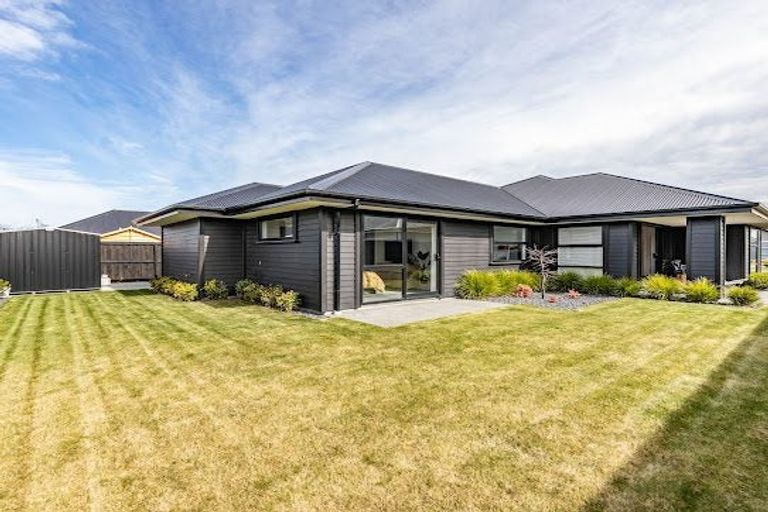 Photo of property in 19 Hickmott Street, Rangiora, 7400
