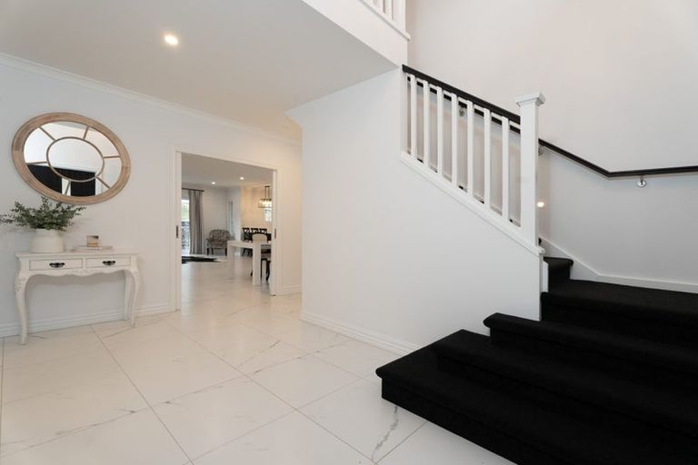 Photo of property in 100 Melksham Drive, Churton Park, Wellington, 6037