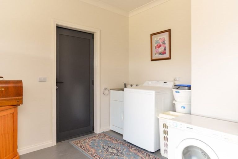 Photo of property in 17 Akaroa Road, Poraiti, Napier, 4112