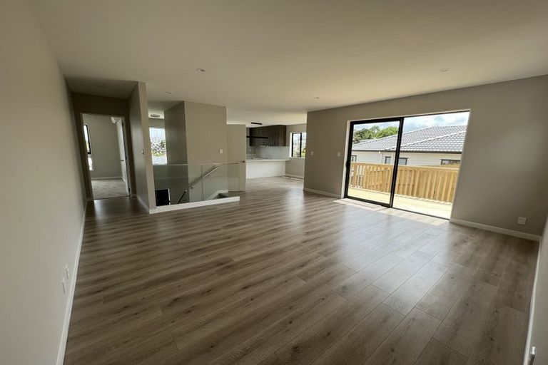 Photo of property in 12 Springhill Lane, Sunnyvale, Auckland, 0612
