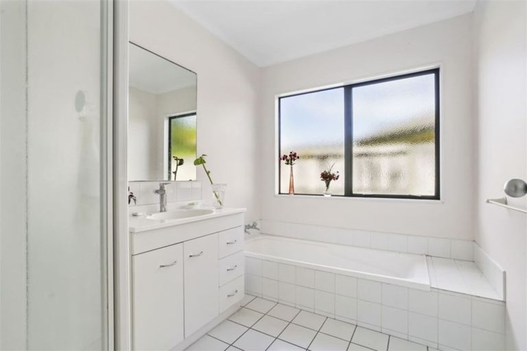 Photo of property in 13 Buckingham Place, Rototuna North, Hamilton, 3210