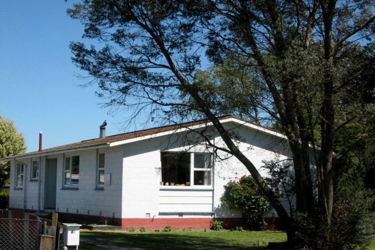 Photo of property in 21 Denniston Crescent, Redwood, Christchurch, 8051