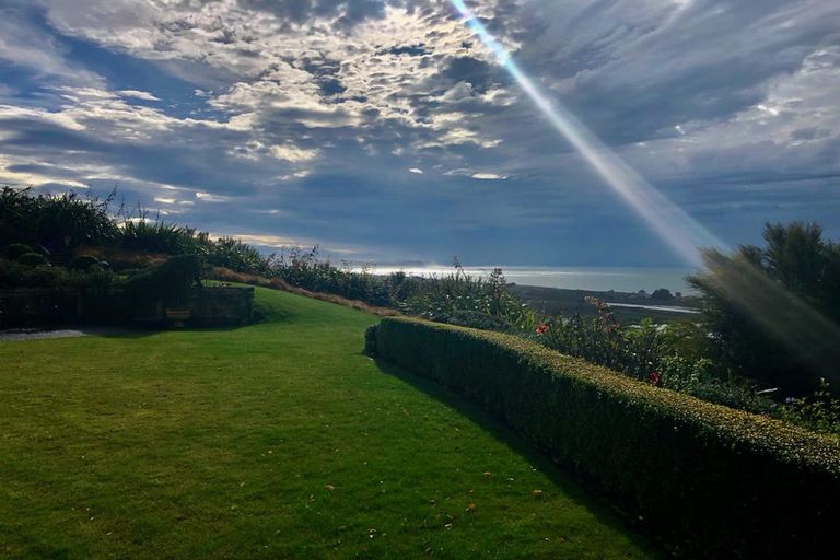 Photo of property in 757 Main Road North, Bay View, Napier, 4182