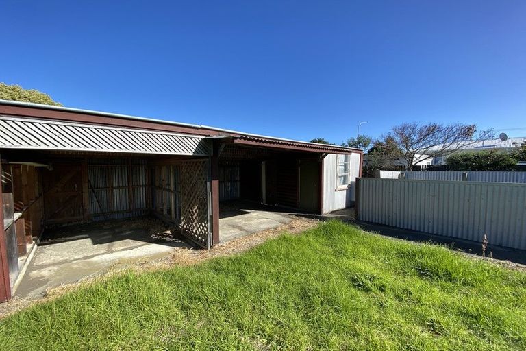 Photo of property in 4 Tongariro Street, Castlecliff, Whanganui, 4501