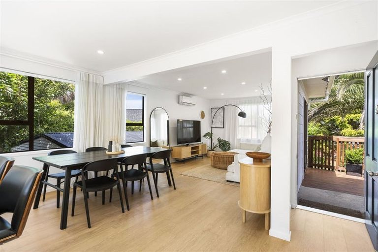 Photo of property in 14 Pahi Place, West Harbour, Auckland, 0618