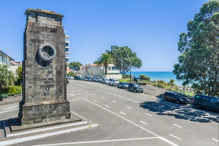 Photo of property in 1c Queen Street, New Plymouth, 4310