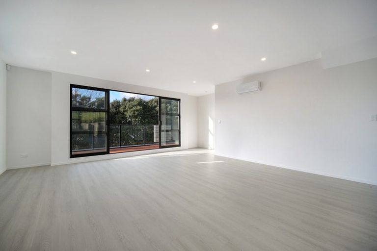 Photo of property in 12 Pleasant Way, Matakatia, Whangaparaoa, 0930