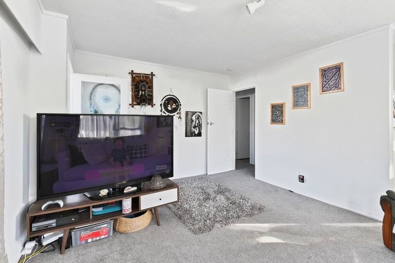 Photo of property in 2/15 Sharland Avenue, Manurewa, Auckland, 2102